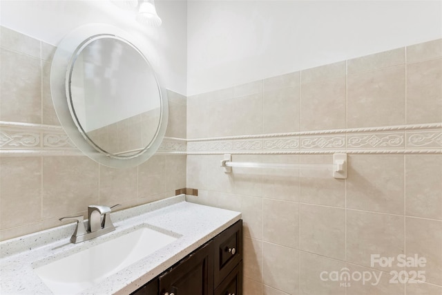13832 Queenswater Ln, Charlotte, NC 28273 - bathroom with vanity and tile walls