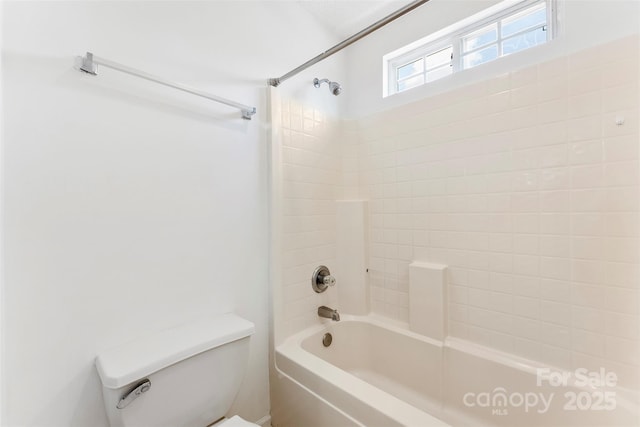 13832 Queenswater Ln, Charlotte, NC 28273 - bathroom with toilet and shower / bathtub combination