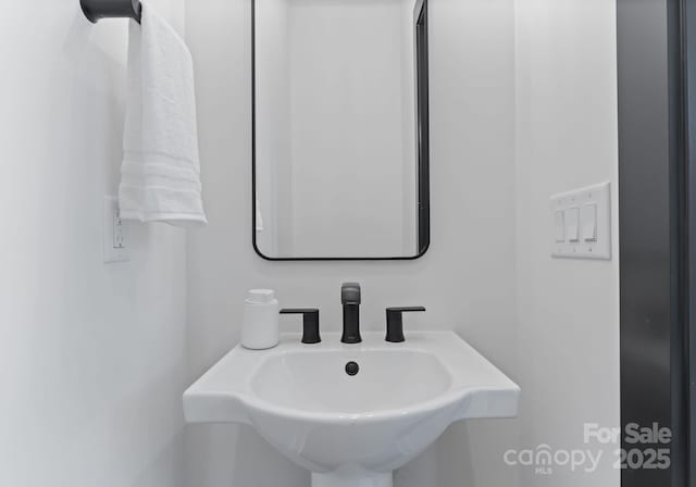4117 Sarah Dr, Charlotte, NC 28217 - bathroom with a sink