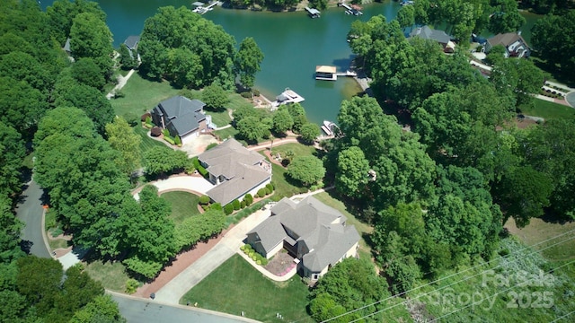 122 Long Cove Ln, Mooresville, NC 28117 - aerial view of property and surrounding area featuring a large body of water