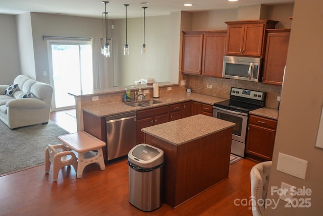14411 Glendon Hall Ln, Charlotte, NC 28262 - photo 2
