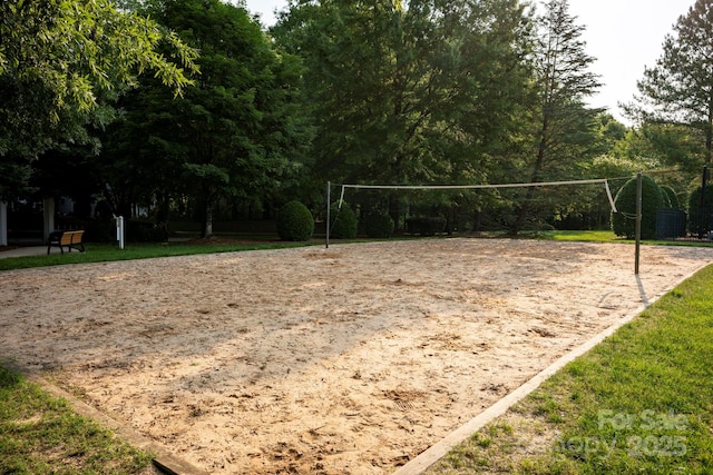 8805 Deerland Ct, Huntersville, NC 28078 - view of community with volleyball court