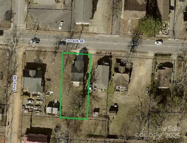 414 1st Ave SE, Hickory, NC 28602 - aerial view of property's location with property boundaries highlighted