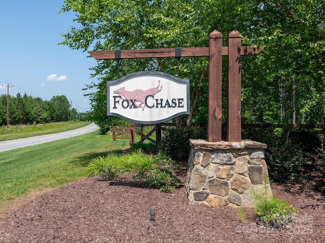 4237 Island Fox Ln, Denver, NC 28037 - community sign featuring a lawn