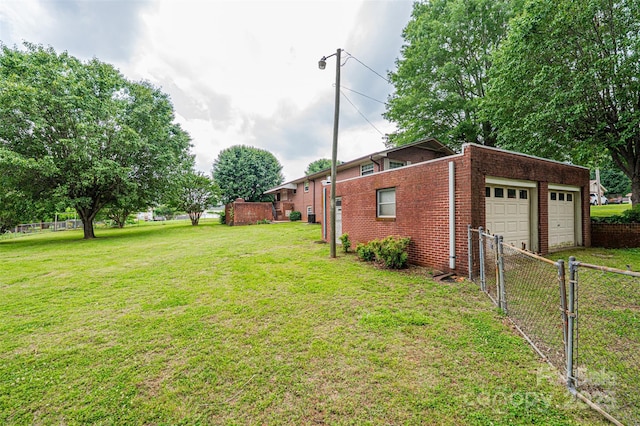 2836 20th Street Ln NE, Hickory, NC 28601 - view of yard with a garage