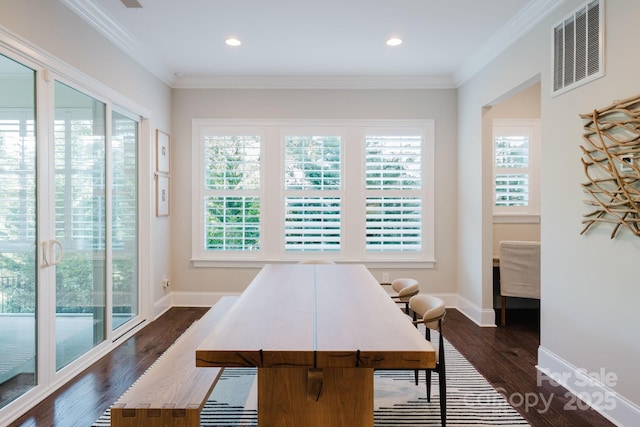 15103 Cimarron Hills Ln, Charlotte, NC 28278 - dining area with plenty of natural light, dark wood finished floors, baseboards, ornamental molding, and recessed lighting