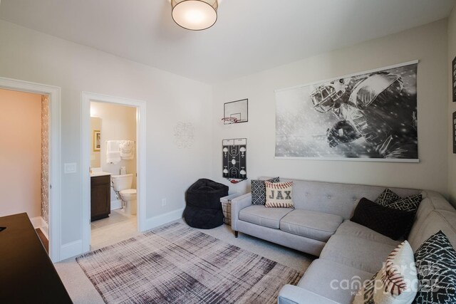 15103 Cimarron Hills Ln, Charlotte, NC 28278 - living room featuring baseboards