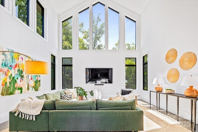 3304 Mar Vista Cir, Charlotte, NC 28209 - living room with high vaulted ceiling and plenty of natural light