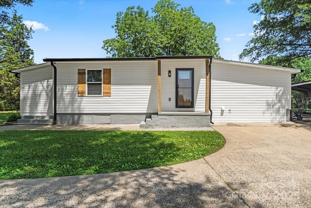 5740 Crouse Rd, Crouse, NC 28033 - view of front facade featuring concrete driveway and a front yard