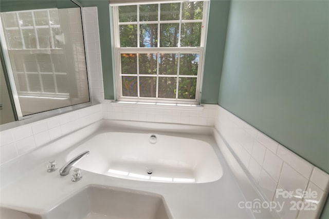 4000 Garfield Ct, Waxhaw, NC 28173 - full bathroom featuring a bath