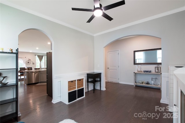 334 Kennerly Center Dr, Mooresville, NC 28115 - interior space featuring arched walkways, wood finished floors, a ceiling fan, and ornamental molding