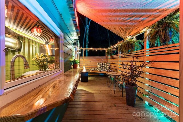401 Church St, Warrenton, NC 27589 - view of deck
