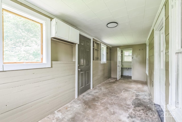 807 3rd St, Kings Mountain, NC 28086 - hallway featuring concrete flooring