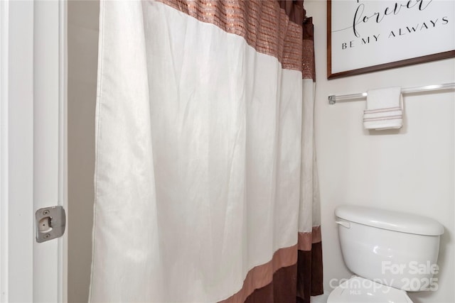 2504 River Oaks Dr, Waxhaw, NC 28173 - full bathroom featuring toilet