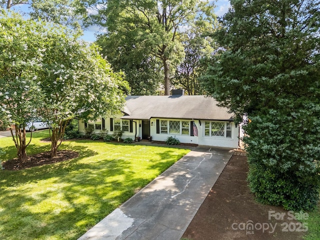 5329 Valley Forge Rd, Charlotte, NC 28210 - ranch-style house with concrete driveway and a front yard