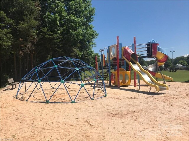 109 Pine St, New London, NC 28127 - photo 32