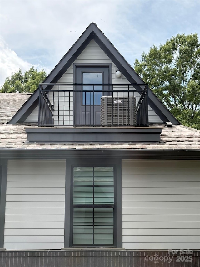 3026 Kalex Ct, Charlotte, NC 28204 - view of side of home featuring a balcony and roof with shingles