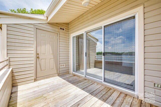 14053 Queens Harbor Rd, Charlotte, NC 28278 - view of wooden terrace