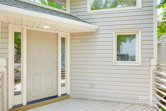 14053 Queens Harbor Rd, Charlotte, NC 28278 - property entrance