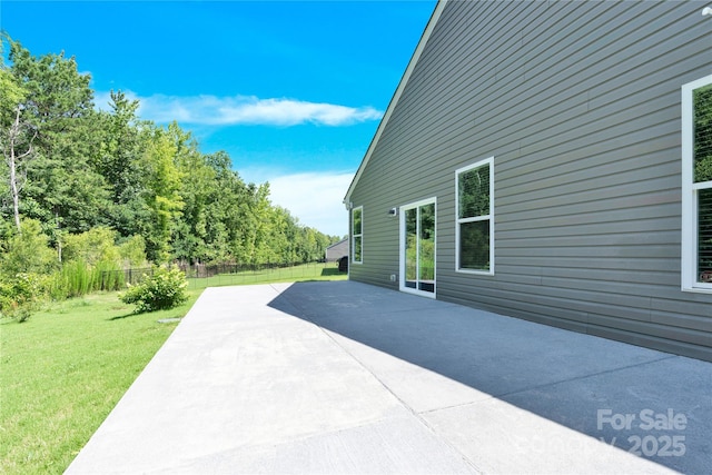 3207 Selwyn Landing Dr, Charlotte, NC 28215 - view of patio / terrace