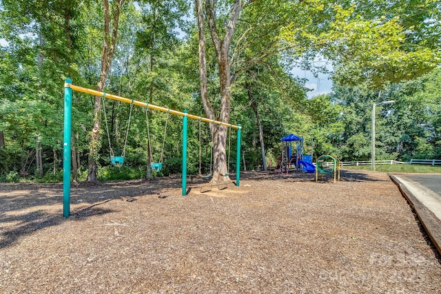 5104 Timbertop Ln, Charlotte, NC 28215 - view of community play area