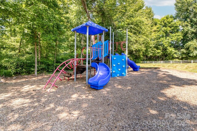 5104 Timbertop Ln, Charlotte, NC 28215 - view of community jungle gym