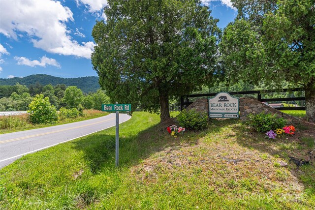 152 Bear Rock Rd, Hendersonville, NC 28739