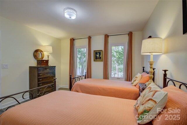 18205 Royal Oak Rd, Charlotte, NC 28278 - bedroom featuring baseboards