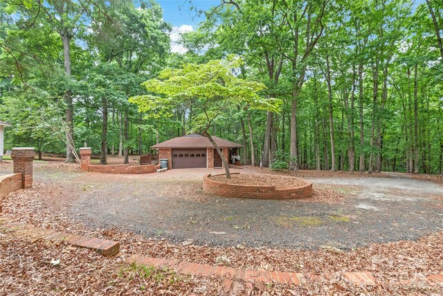 3985 Well Rd, Mint Hill, NC 28227 - view of yard featuring driveway