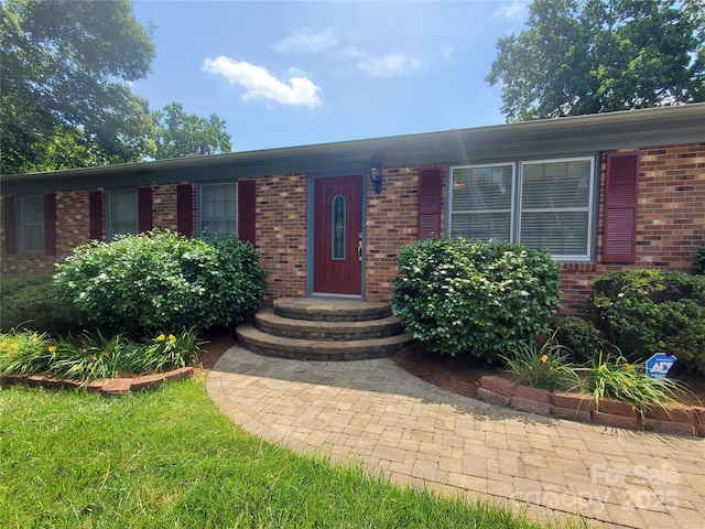 2104 Farmbrook Dr, Statesville, NC 28625 - photo 3