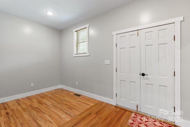 1844 Bellcroft Ln, Lenoir, NC 28645 - foyer entrance featuring light wood-type flooring and baseboards