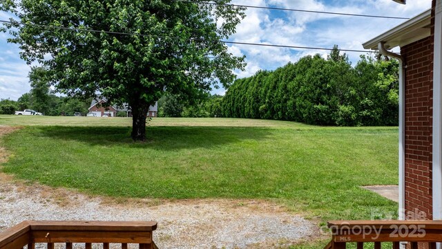 1844 Bellcroft Ln, Lenoir, NC 28645 - view of grassy yard