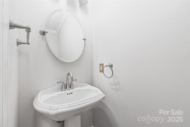 7301 Leharne Dr, Charlotte, NC 28270 - bathroom with a sink