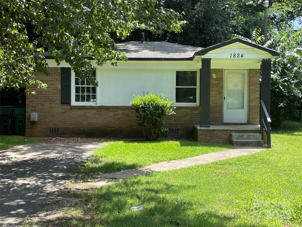 1824 Maribel Ave, Charlotte, NC 28216 - photo 1