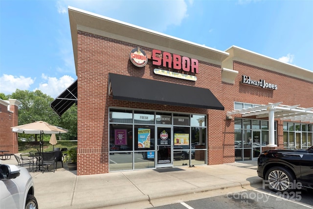 6006 Casswell Cir, Matthews, NC 28104 - view of commercial property featuring uncovered parking