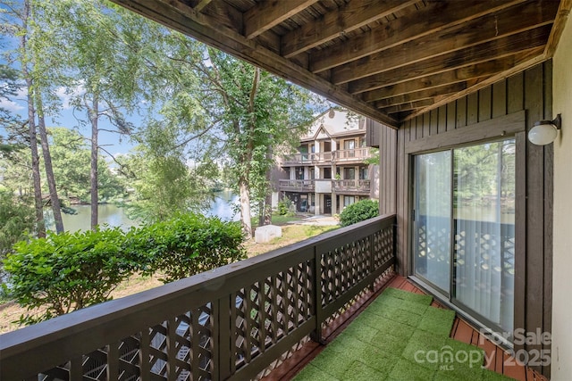 8135 Cedar Glen Dr, Charlotte, NC 28212 - balcony with a water view