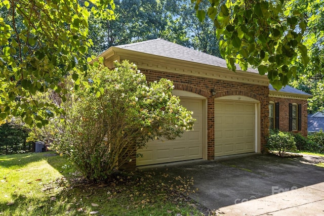 212 Foxfield Ln, Matthews, NC 28105 - garage featuring driveway