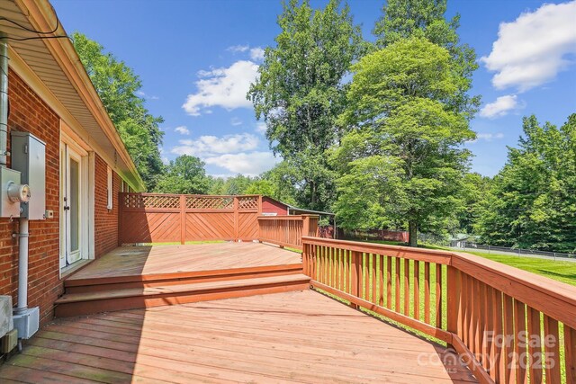 8706 Richardson King Rd, Waxhaw, NC 28173 - deck with a fenced backyard