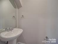 1017 W C St, Kannapolis, NC 28081 - bathroom featuring a sink