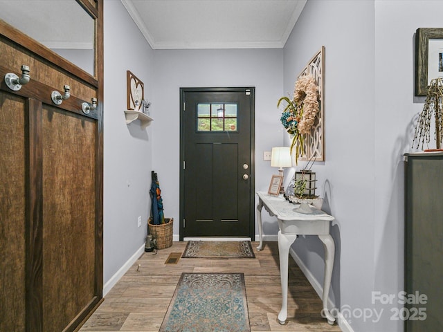 142 Hickory Rd, Lexington, NC 27292 - entrance foyer featuring wood finished floors and crown molding