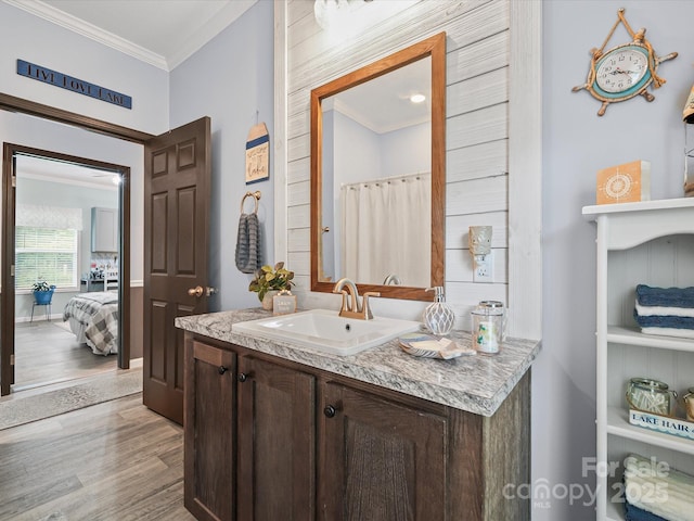 142 Hickory Rd, Lexington, NC 27292 - full bath featuring ornamental molding, wood finished floors, and vanity