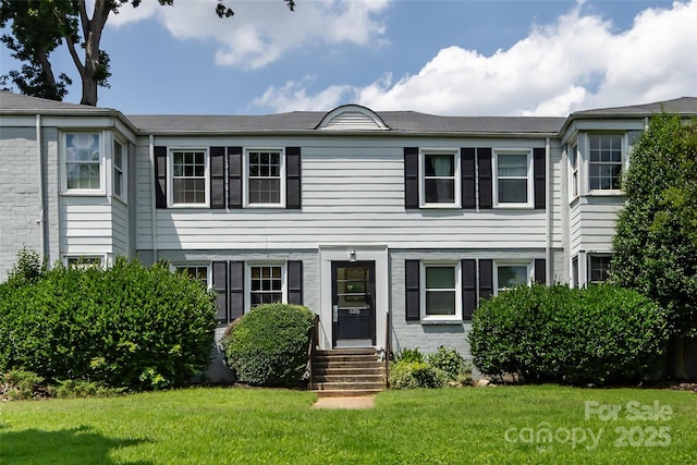 528 Wakefield Dr Unit A, Charlotte, NC 28209 - multi unit property with a front yard and entry steps