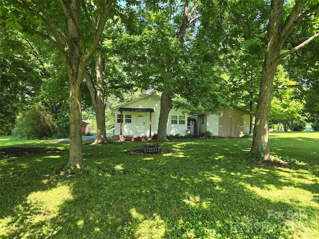 616 Laurel St, Albemarle, NC 28001 - view of green lawn