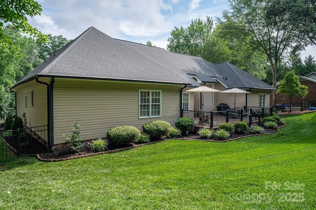 7988 Golf Course Dr N, Denver, NC 28037 - rear view of property with a shingled roof