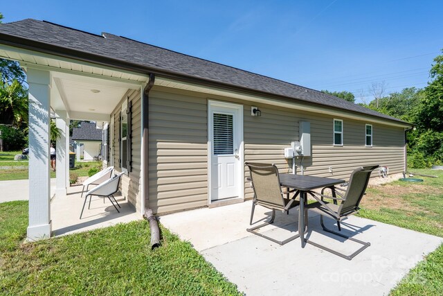 360 Sexton St, Kannapolis, NC 28081 - view of patio / terrace with outdoor dining space