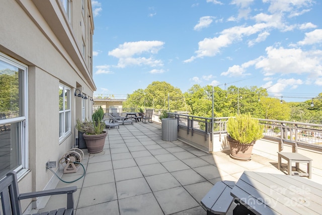 1315 E Blvd Unit 225, Charlotte, NC 28203 - view of patio / terrace