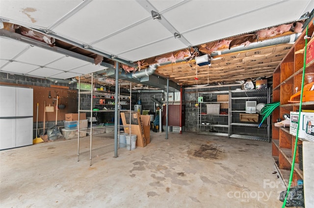141 Elkwood Ave, Asheville, NC 28804 - garage featuring a garage door opener