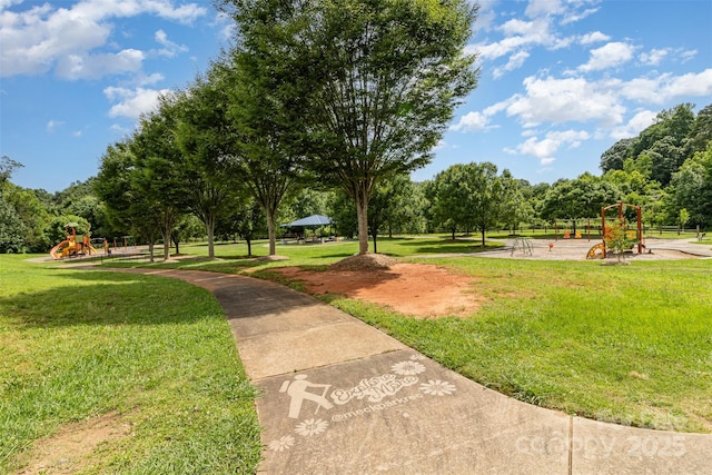 3969 Sheffield Dr, Charlotte, NC 28205 - view of home's community featuring a lawn and view of wooded area