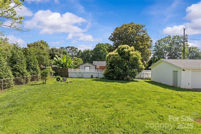 2000 Townsend Ave, Charlotte, NC 28205 - view of yard featuring a detached garage