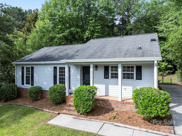 10016 Heathergate Ln, Mint Hill, NC 28227 - photo 1